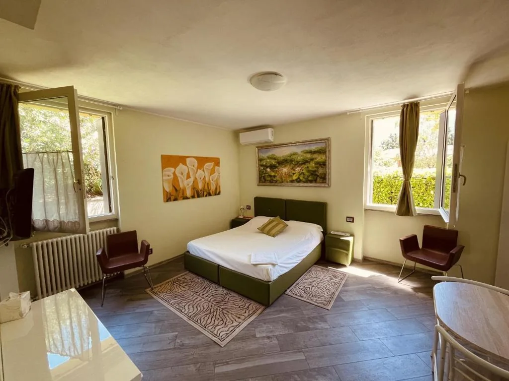Double Room with Disabled Access — Montebello