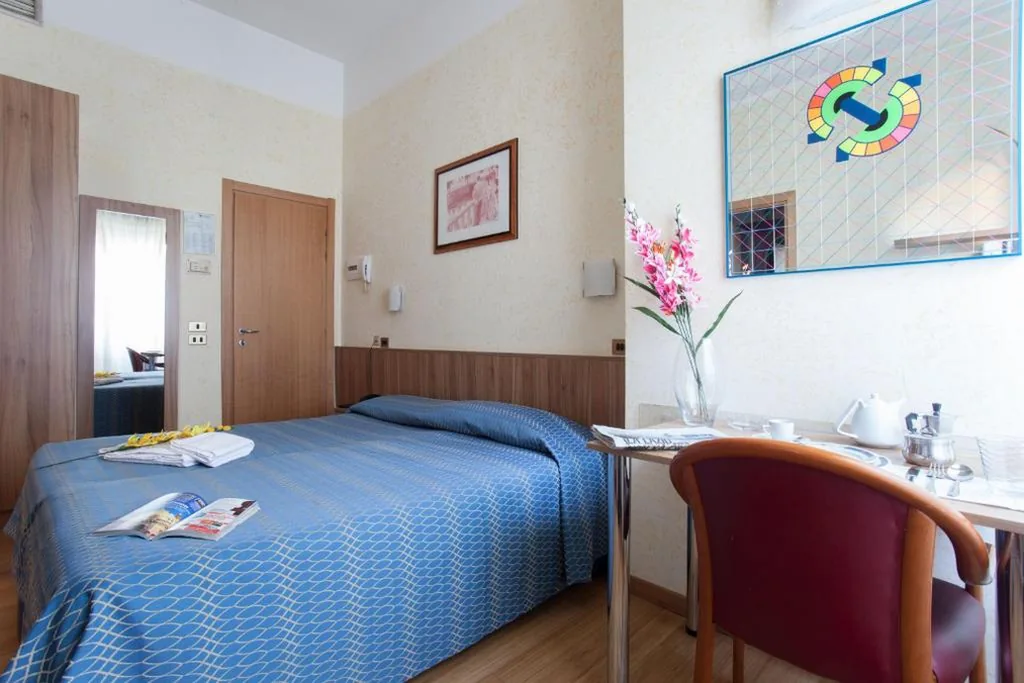 Camera Matrimoniale con Angolo Cottura — Residence Lepontina