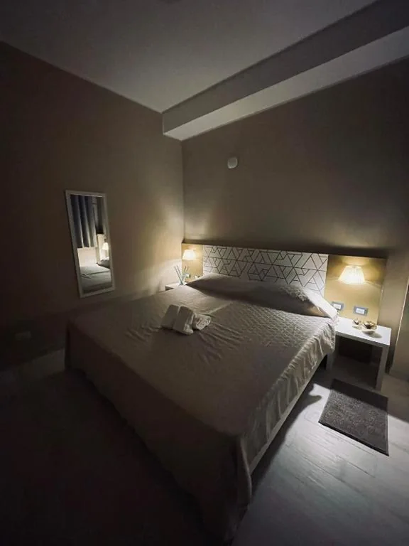 Double Room with Shared Bathroom — B&B San Siro 139