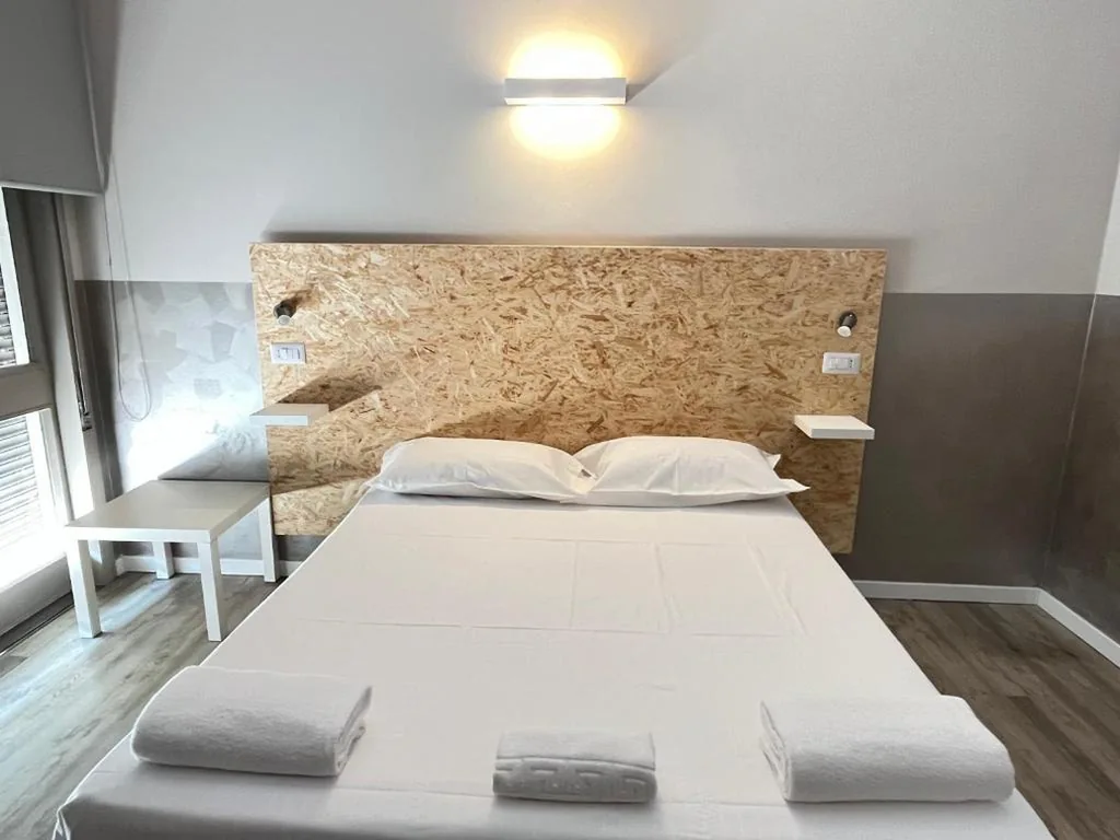 Double Room with Shared Bathroom — Bergamo Automatic Rooms Self check-in