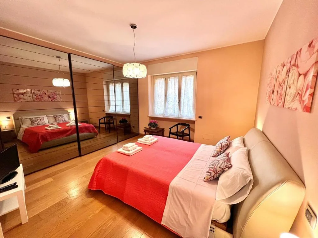 Camera Matrimoniale con Bagno in Comune — Bergamoinhouse airport