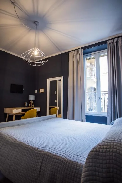 Double Room with Shared Bathroom — Ciccio Bed & Breakfast