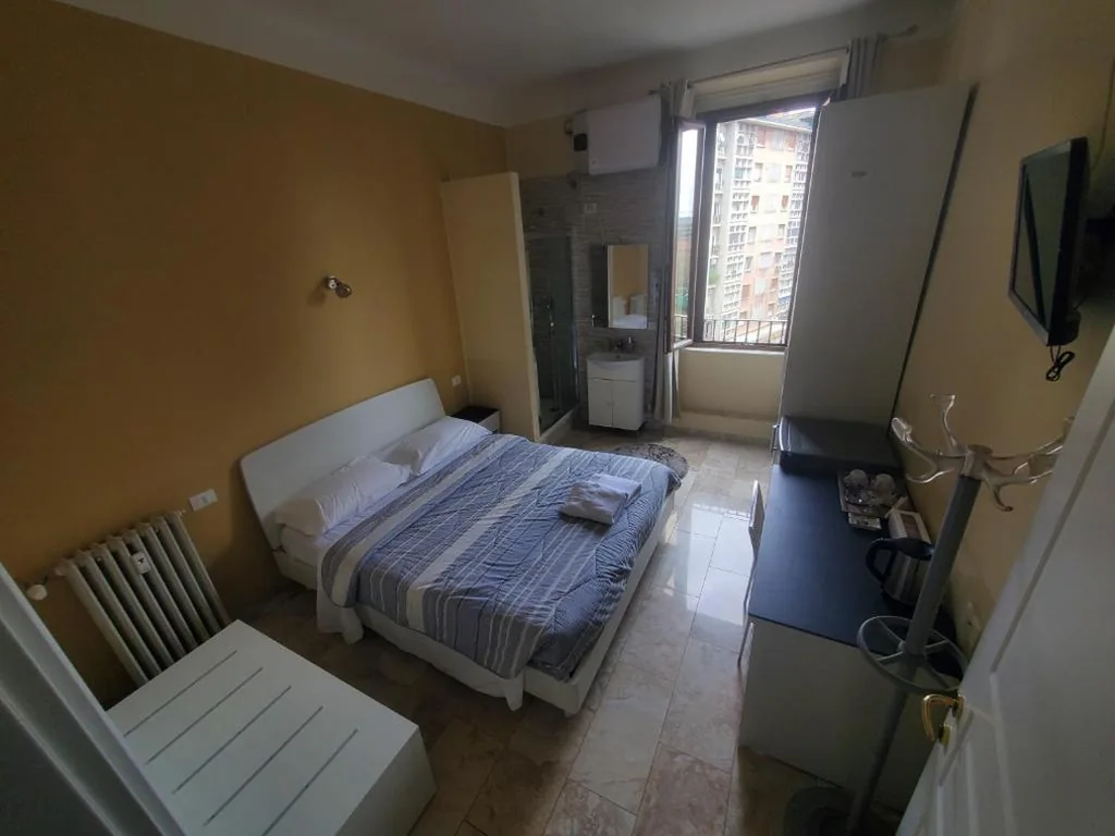Double Room with Shared Bathroom — Hotel Emmy