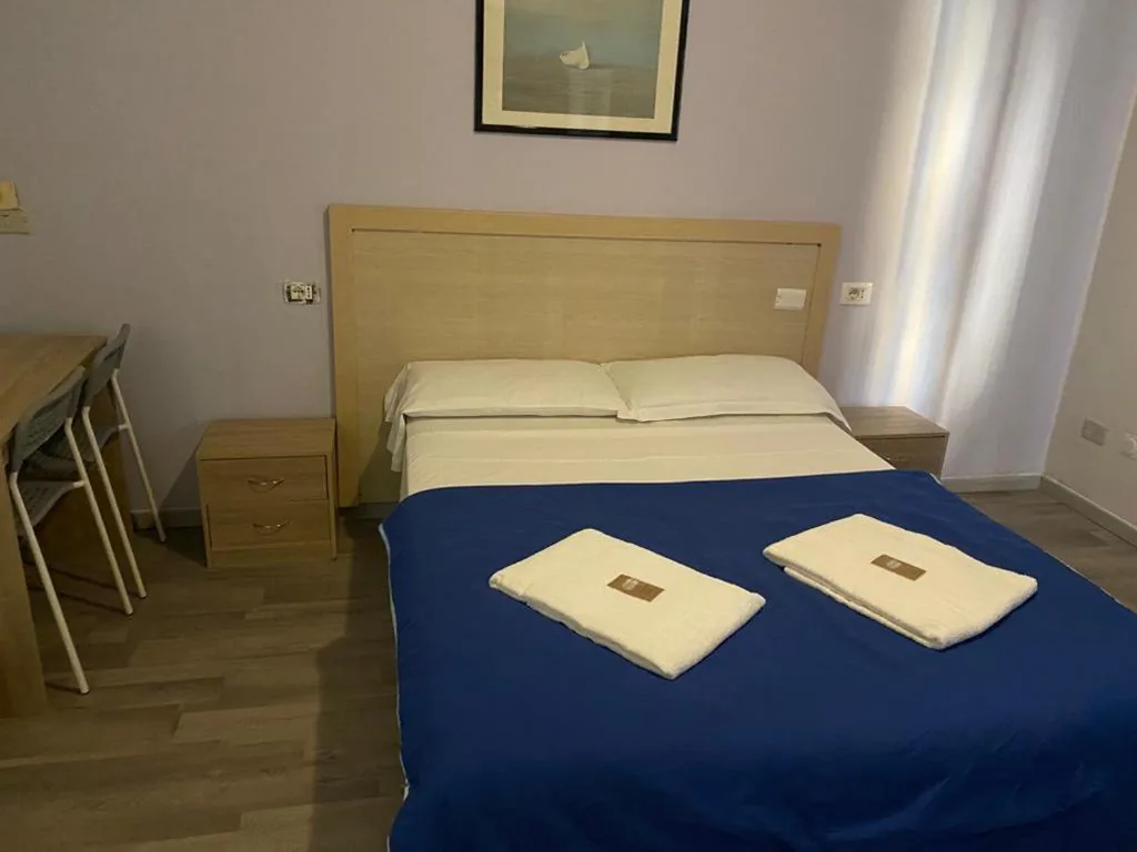 Double Room with Shared Bathroom — Hotel Galla