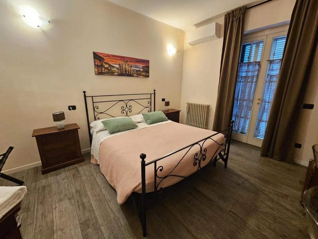 Double Room with Shared Bathroom — il Sole di Baggio