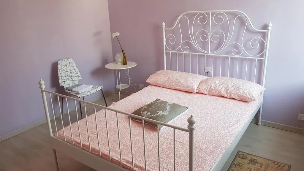 Double Room with Shared Bathroom — Iride