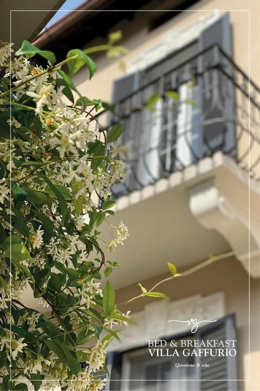 Camera Matrimoniale con Bagno in Comune — Villa Gaffurio