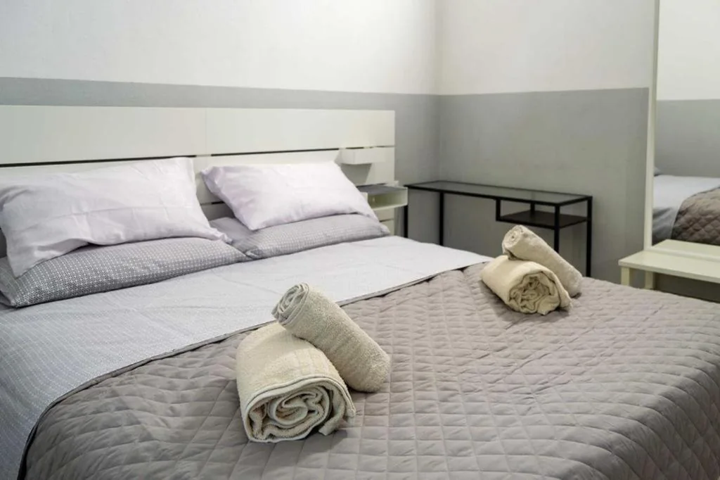 Double Room with Private Bathroom — Affittacamere Limin – Smart Stay – Private Bathroom – near Malpensa , Milano , Rho Fiera