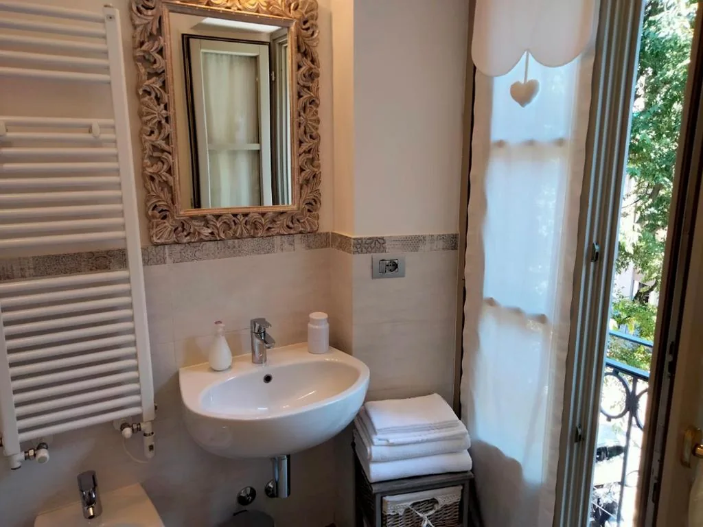 Double Room with Private Bathroom — Al San Lorenzo