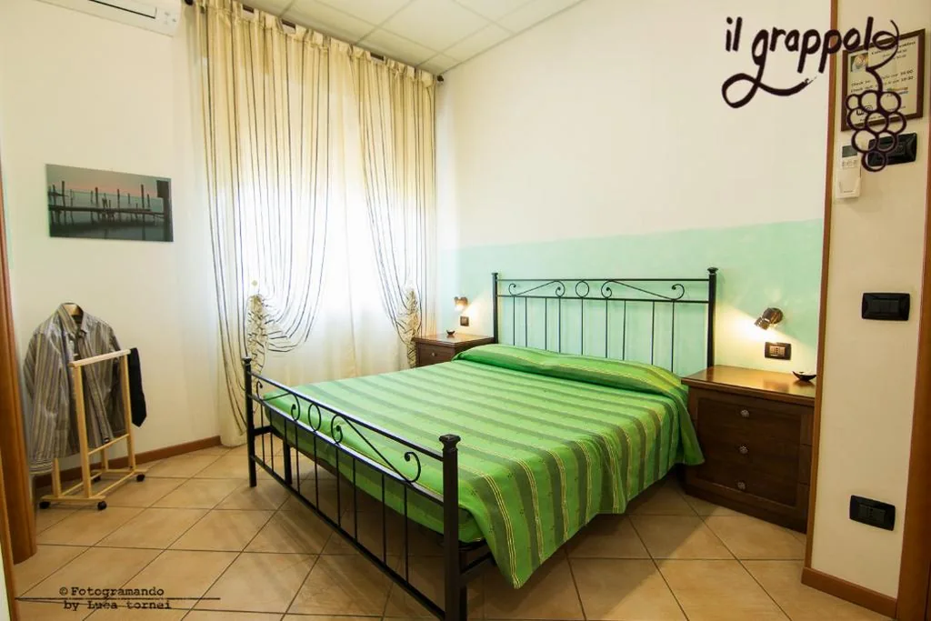 Double Room with Private Bathroom — B&b Il grappolo Foresteria Lombarda