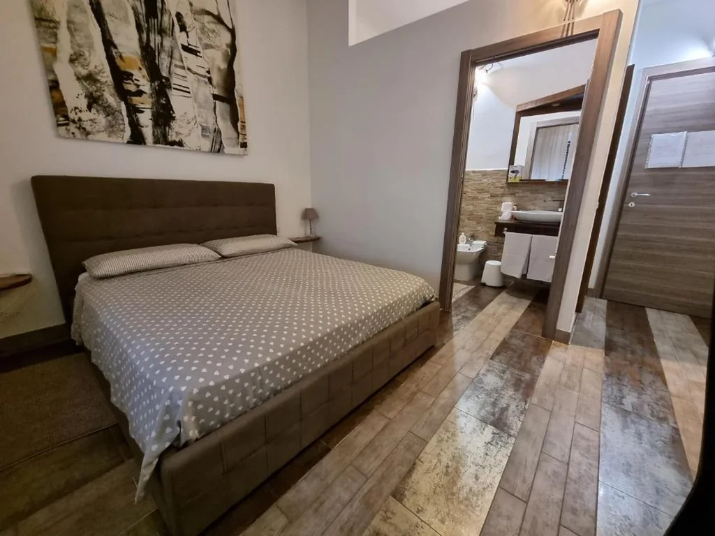 Camera Matrimoniale con Bagno Privato — B&B Sansiromilano beboscar it