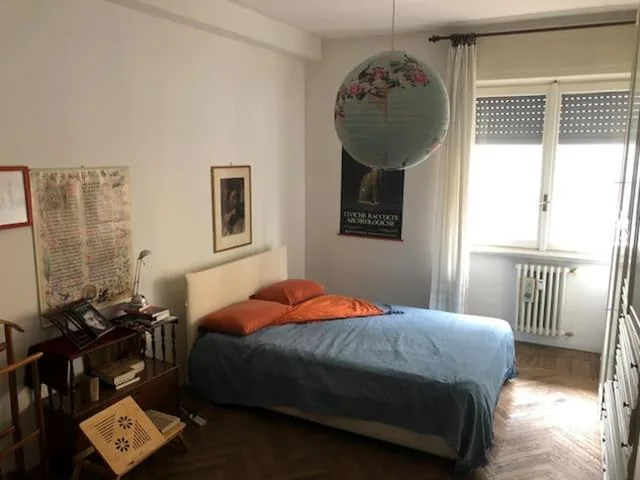 Camera Matrimoniale con Bagno Privato — camera in via Tolstoi