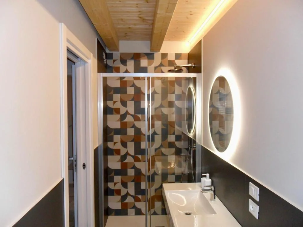 Double Room with Private Bathroom — Carme31 Sirmione