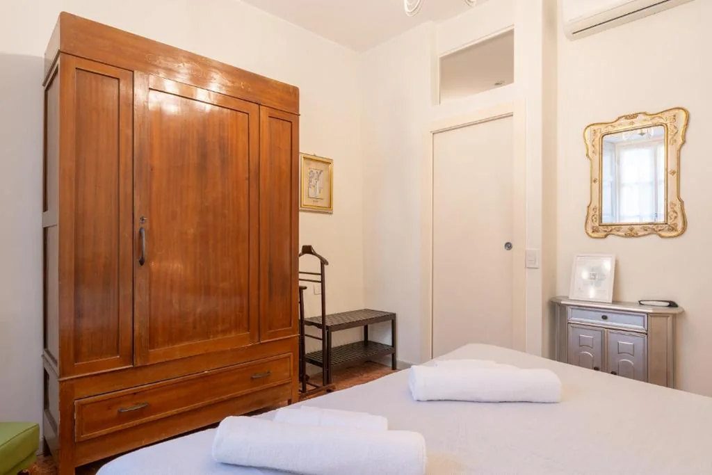 Double Room with Private Bathroom — CHIAVE DI VOLTA Lovely Guesthouse with Terrace