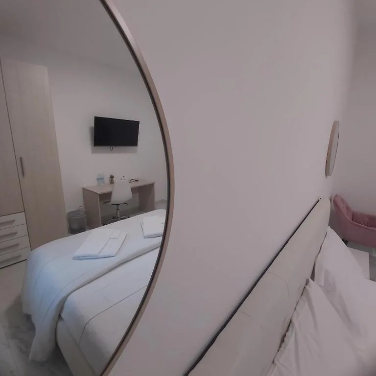 Camera Matrimoniale con Bagno Privato — Civico8
