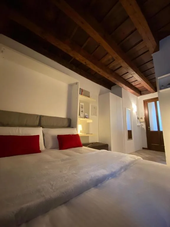 Camera Matrimoniale con Bagno Privato — Domus Solarii Holiday Home