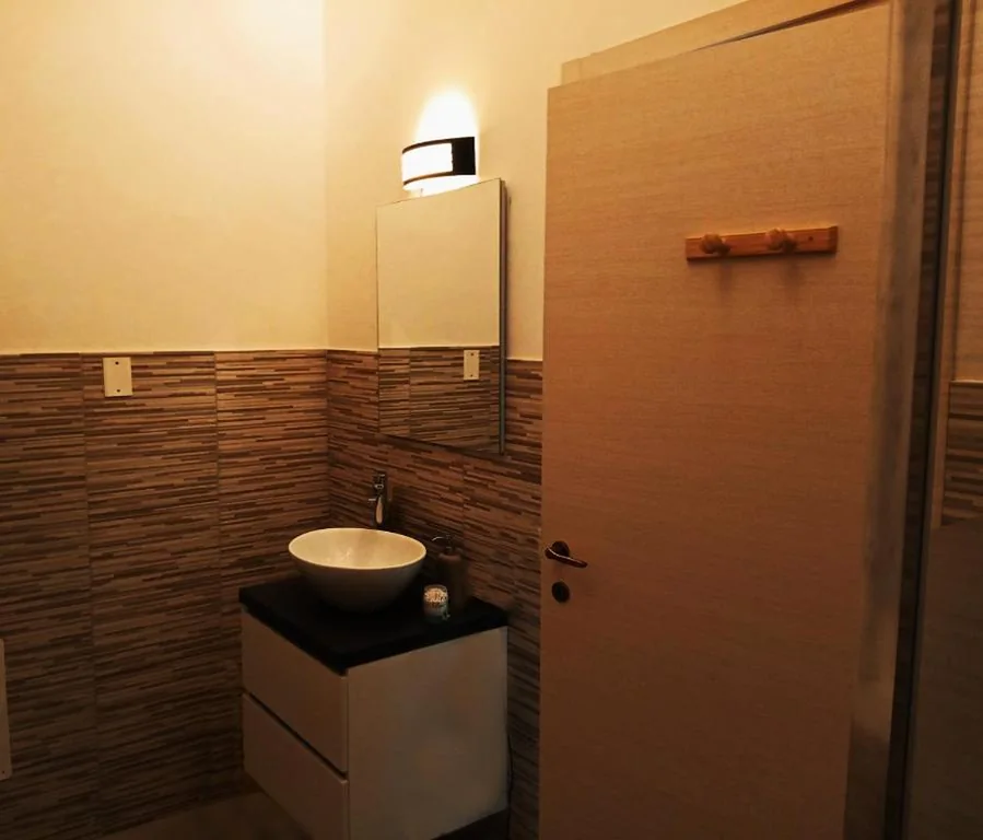 Double Room with Private Bathroom — doppia atmosfera