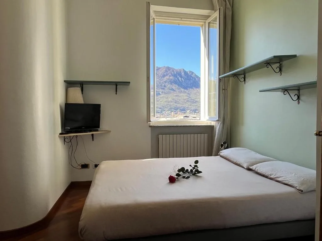 Camera Matrimoniale con Bagno Privato Interno — Villa Puccini Bed & Breakfast