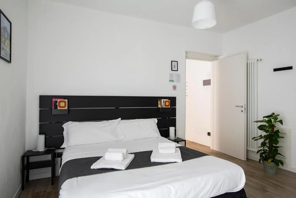 Camera Matrimoniale con Bagno Privato — La Casa del Sarto – Rooms and Apartments