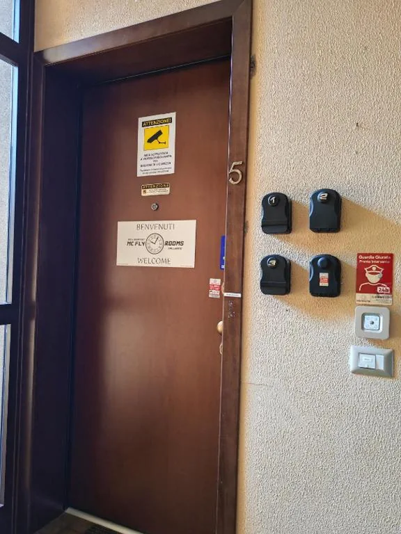 Double Room with Private Bathroom — MC FLY ROOMS Malpensa airport