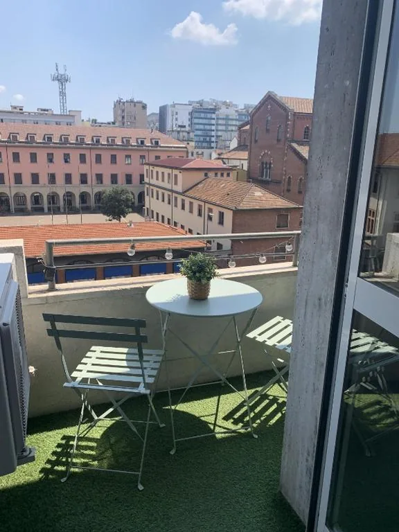 Double Room with Private Bathroom — Milano 71 Home