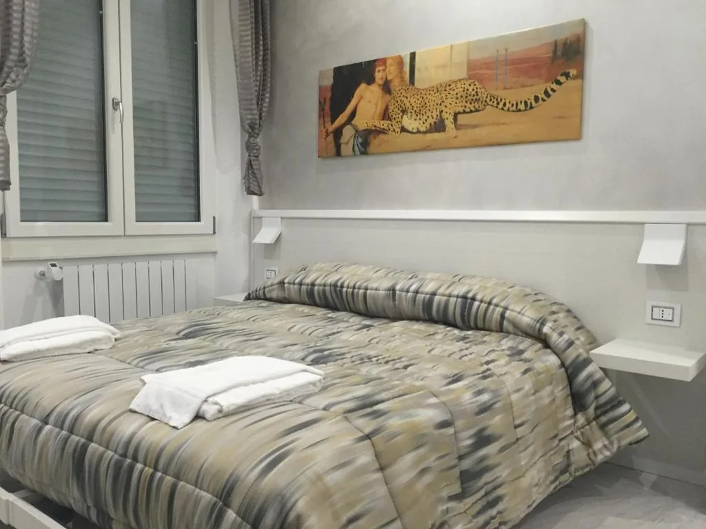 Camera Matrimoniale con Bagno Privato — Picaflor Art & Rooms