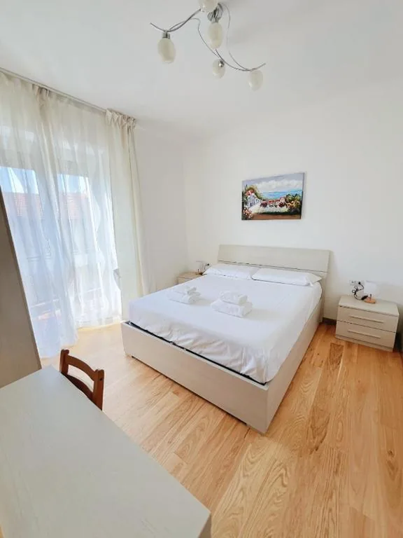 Camera Matrimoniale con Bagno Privato — Seveso Milan Central Rooms