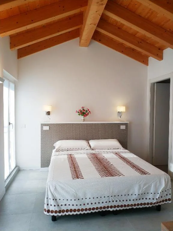 Camera Matrimoniale con Bagno Privato — sweet homes