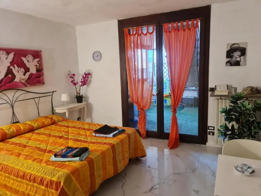 Camera Matrimoniale con Bagno Privato — VILLA GIOVANNA