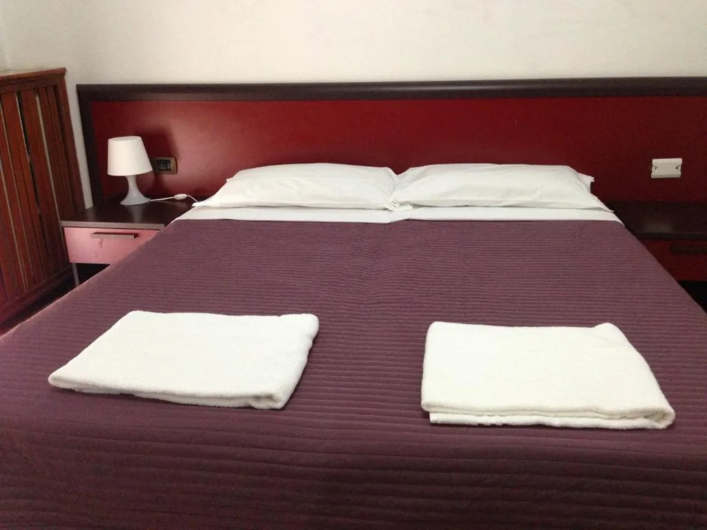 Double Room with Private Bathroom — Villamelchiorre 1