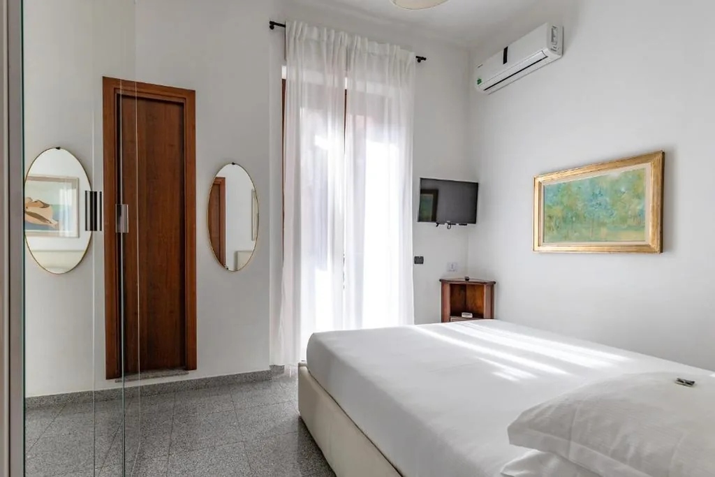 Camera Matrimoniale con Balcone — Aiello Suites Milan