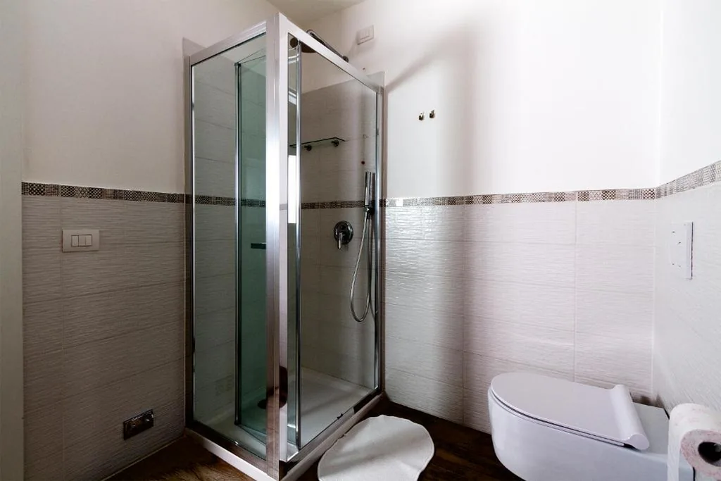 Double Room with Balcony — Andirivieni Bellagio Guest House