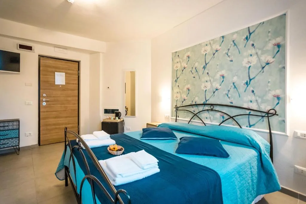 Double Room with Balcony and Lake View — Valle dei Mulini – Lake Como