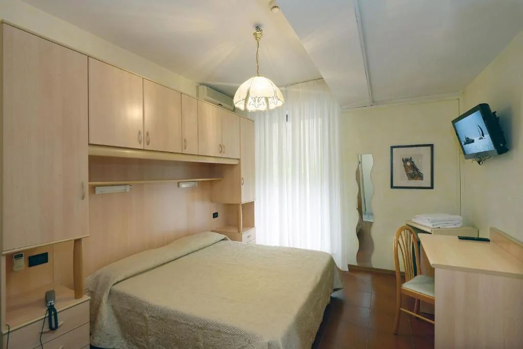Double Room with Balcony — Hotel Commercio
