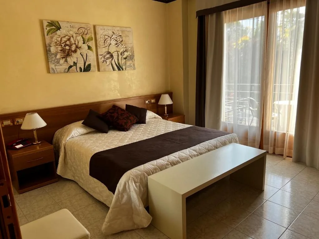 Double Room with Balcony — Hotel Conca d’Oro