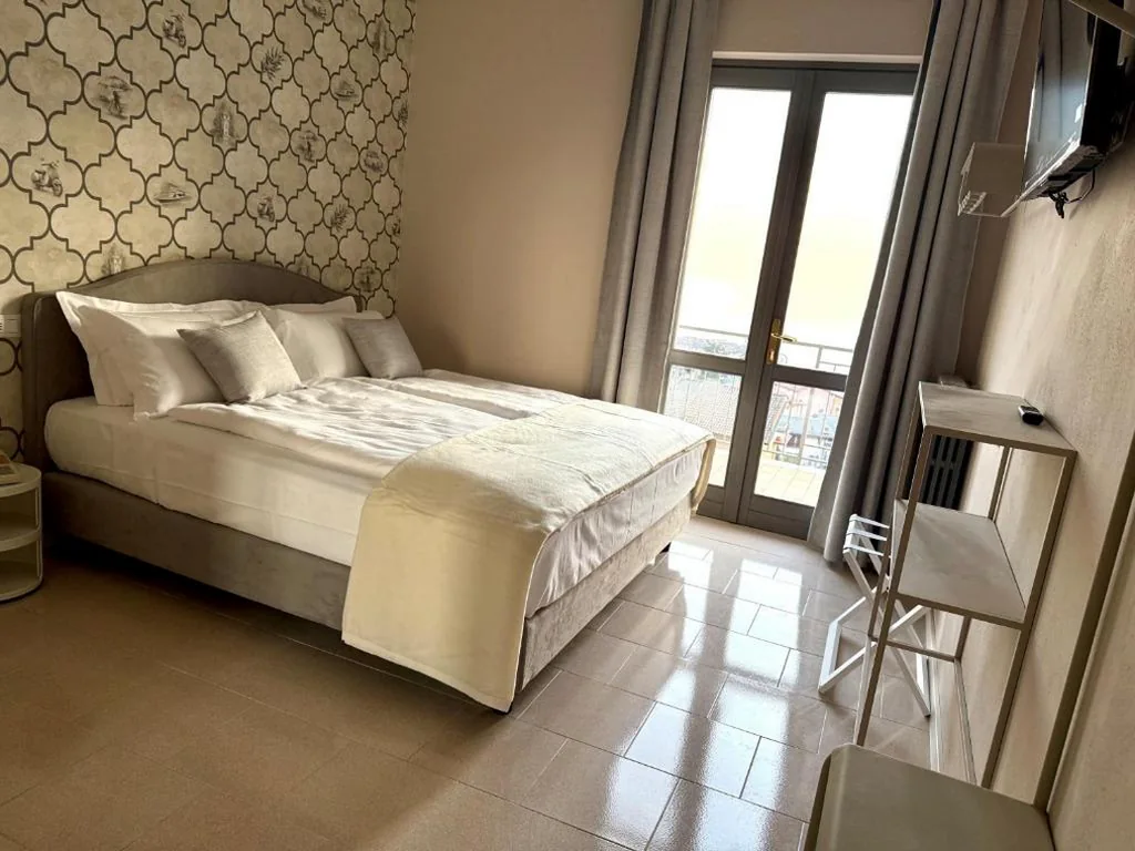 Double Room with Balcony — Hotel MioMio
