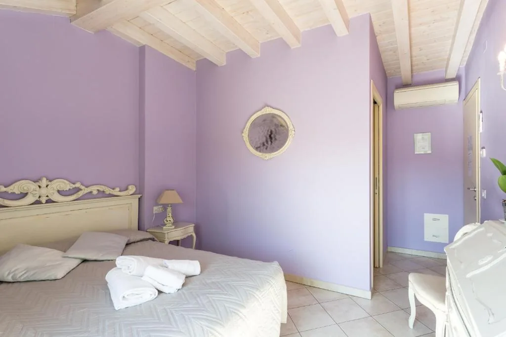 Camera Matrimoniale con Balcone — Le Rêve – Lake view rooms