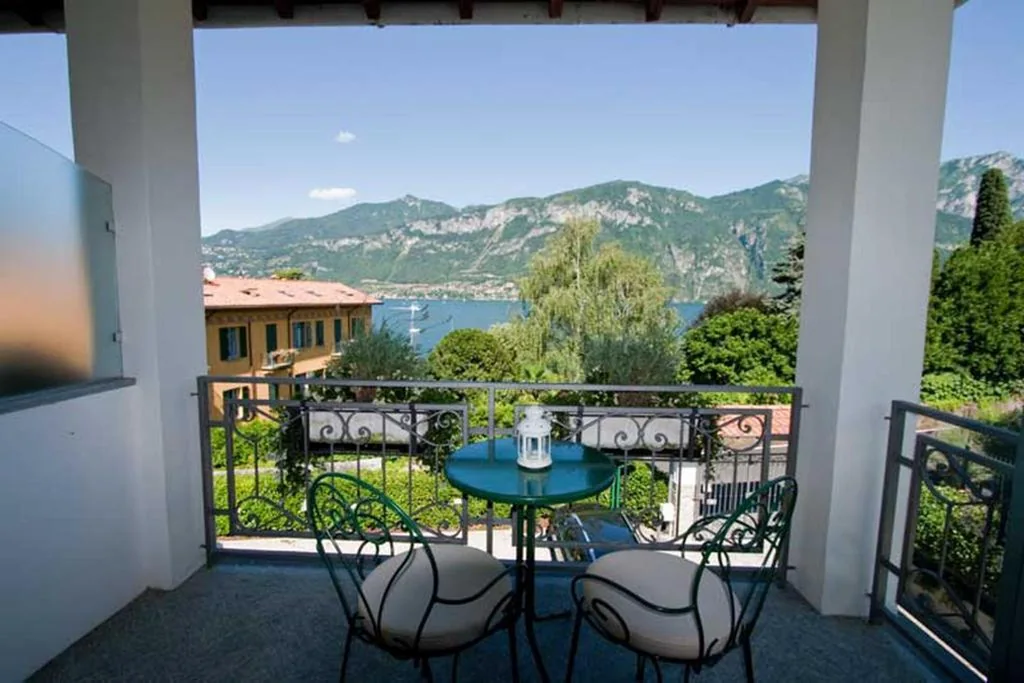 Camera Matrimoniale con Balcone — Miralago B&B and Apartments