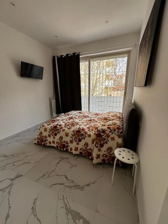Double Room with Balcony — Villa Life