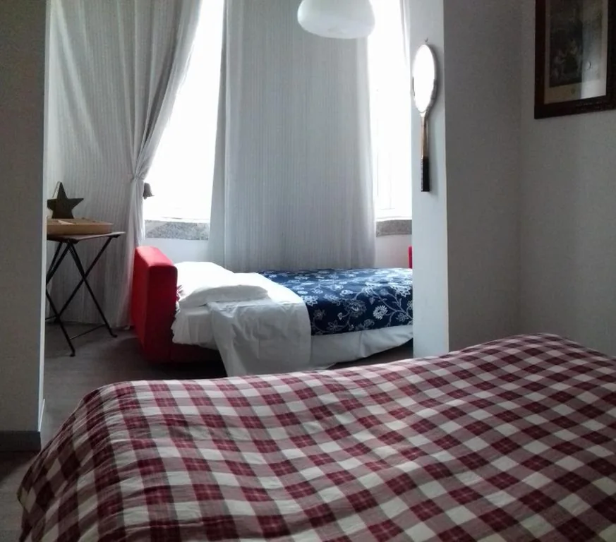 Camera Matrimoniale con Letto Supplementare — B&B Casa Cantoniera