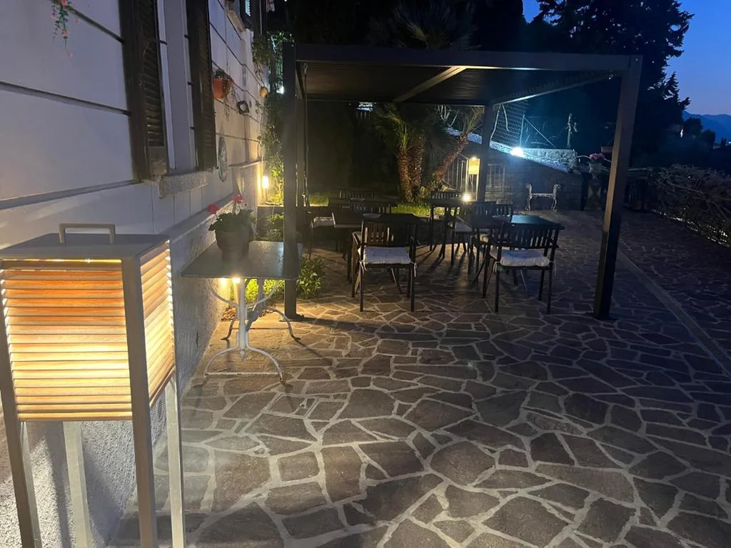 Double Room with Patio - Annexe — Villa Varenna