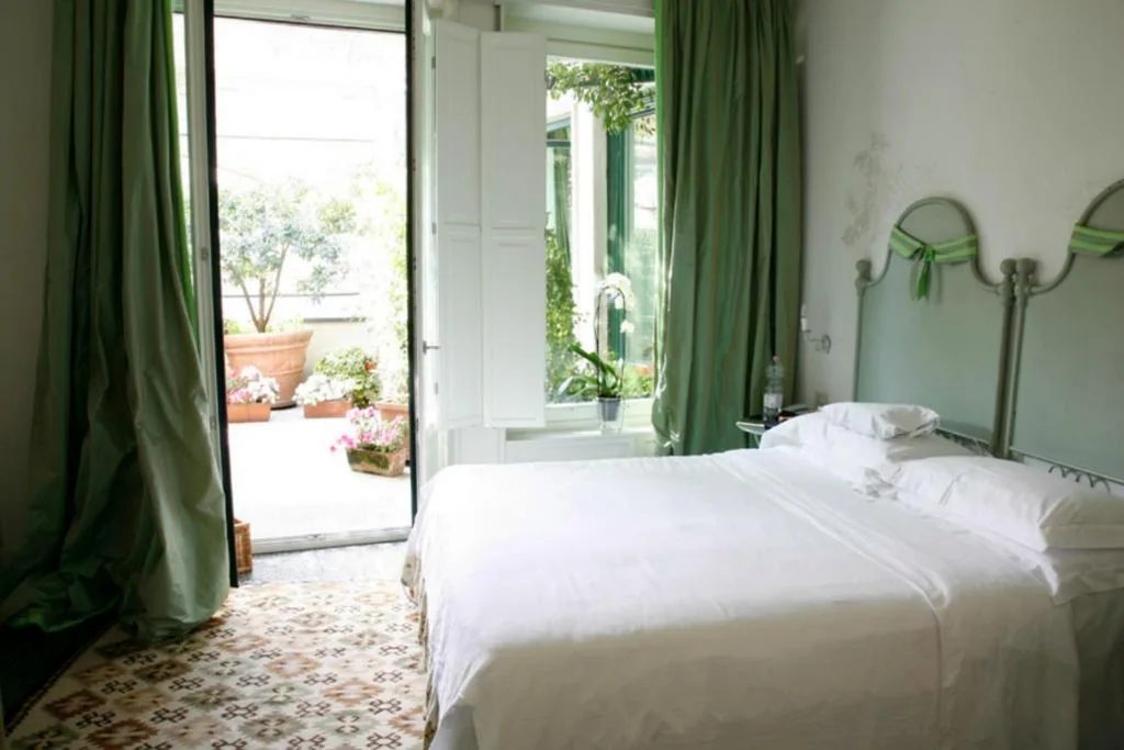 Camera Matrimoniale con Terrazza — Antica Locanda Dei Mercanti