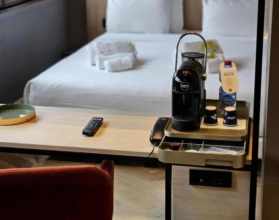 Camera Matrimoniale con Terrazza — B&B Hotel Milano City Center Duomo