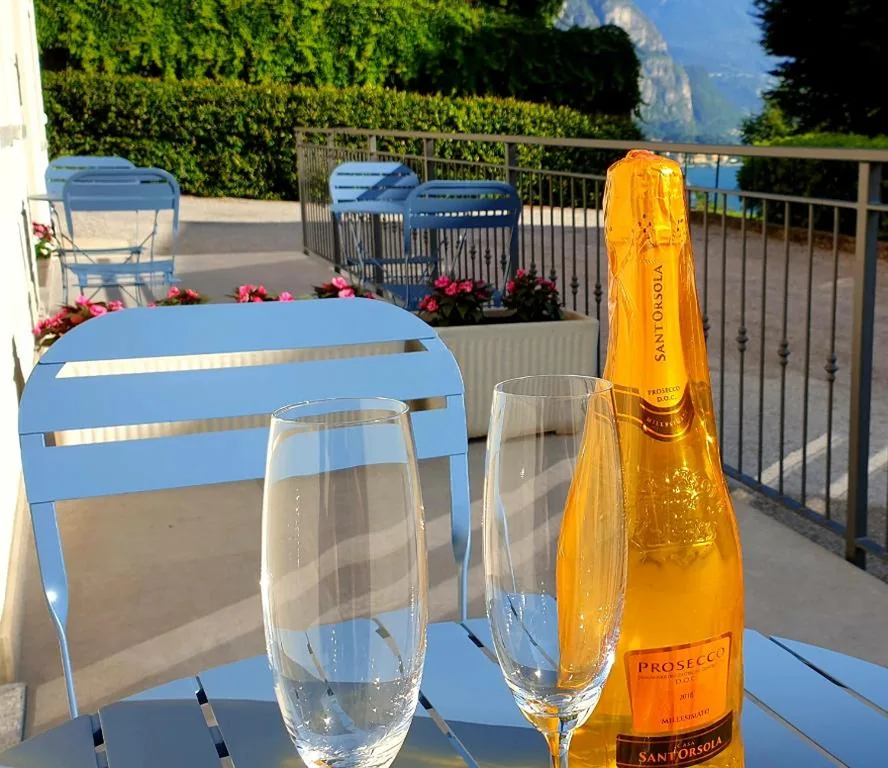 Camera Matrimoniale con Terrazza — B&B I LAKE IT BELLAGIO