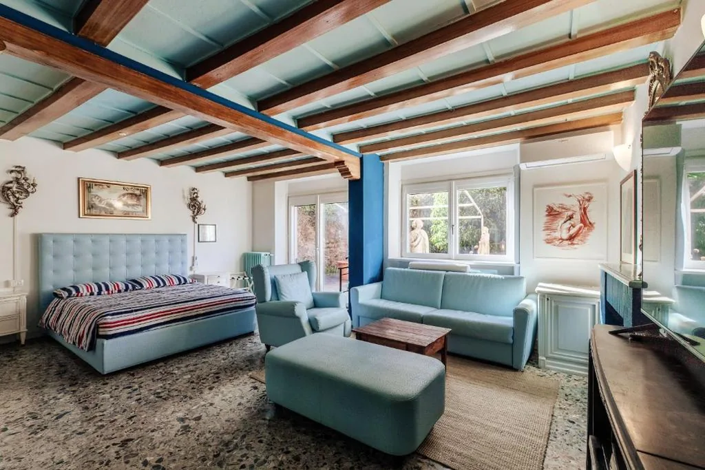 Double Room with Terrace — Bellagio Bed & Breakfast