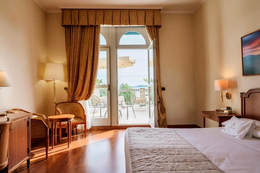 Double Room with Terrace — Hotel Savoy Palace