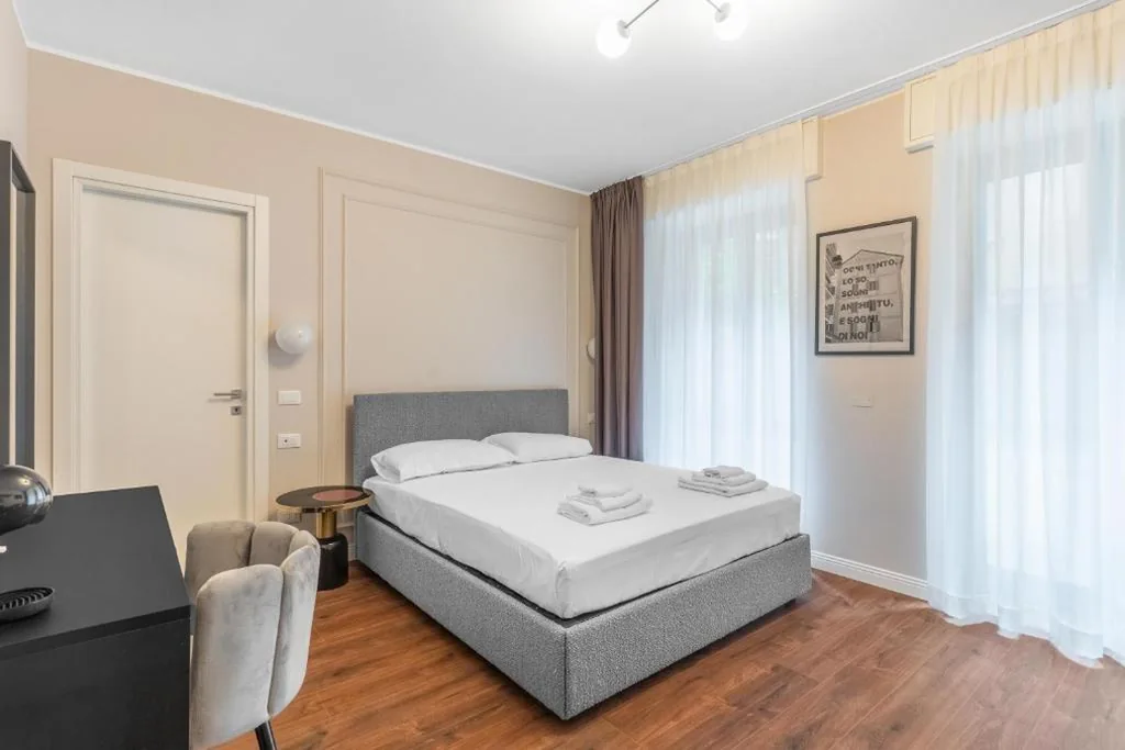 Camera Matrimoniale con Terrazza — Torriani Suites Foresteria Lombarda