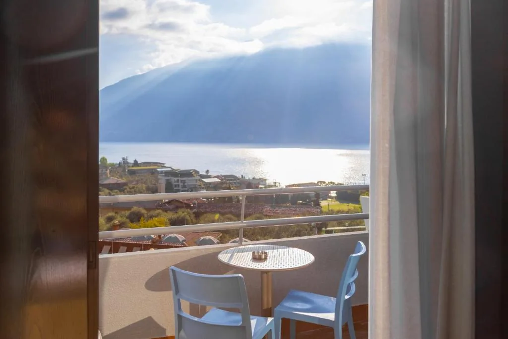 Camera Matrimoniale con Vista Lago — Aria Life Hotel