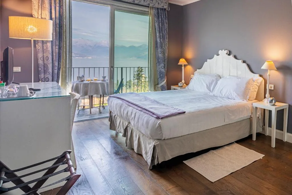 Double Room with Lake View — Borgo Le Terrazze