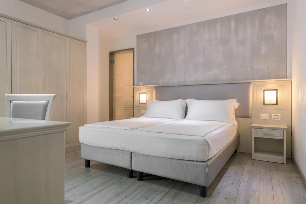 Double Room with Lake View — Garda Suite Hotel – Adults Only Hotel